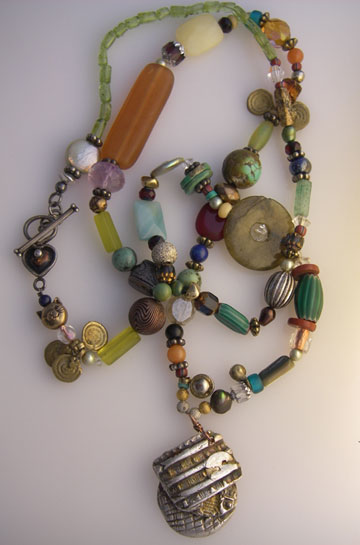 multicolored_necklace_PMC_w